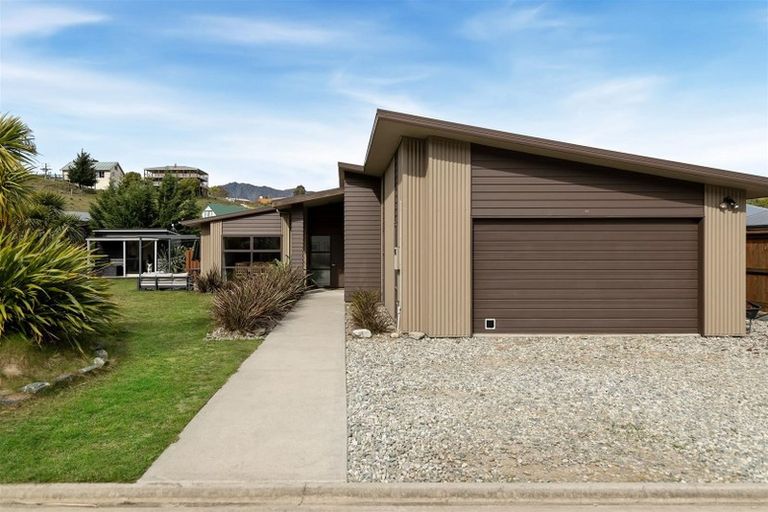 Photo of property in 23 Hewson Crescent, Lake Hawea, Wanaka, 9382