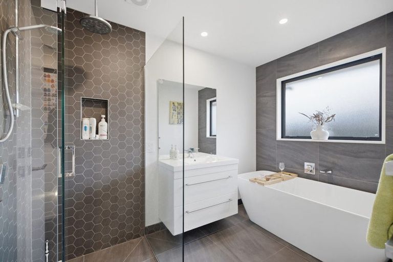 Photo of property in 28 Karere Avenue, Marshland, Christchurch, 8083