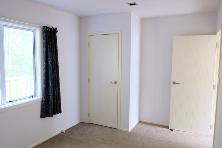 Photo of property in 26a Redwood Avenue, Tawa, Wellington, 5028