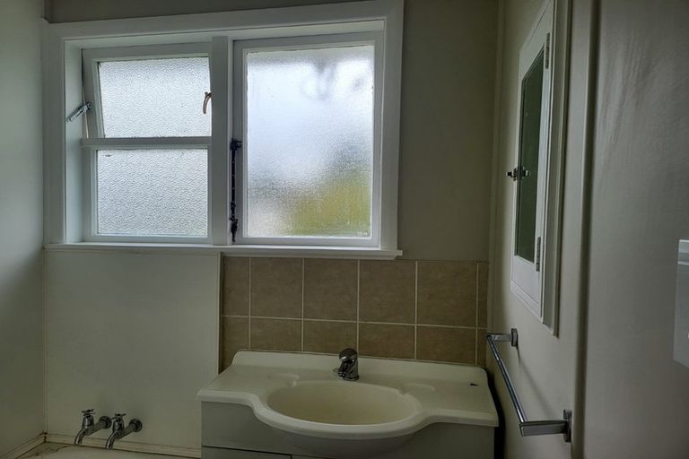 Photo of property in 22 Maher Street, Elderslea, Upper Hutt, 5018