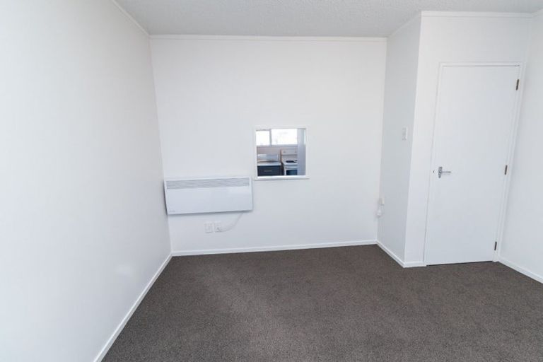 Photo of property in 5 Hawker Street, Mount Victoria, Wellington, 6011