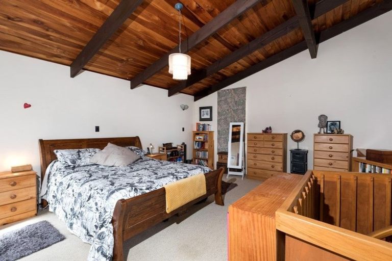 Photo of property in 12 Fairfax Terrace, Frankleigh Park, New Plymouth, 4310