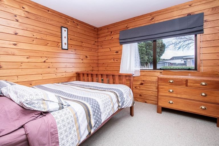 Photo of property in 1 Beadle Place, St Andrews, Hamilton, 3200