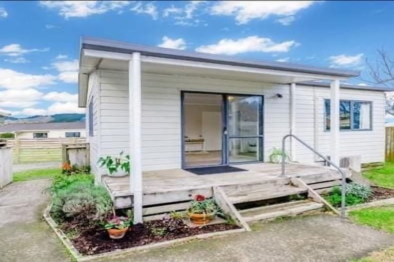 Photo of property in 21 Pukeko Street, Paraparaumu, 5032