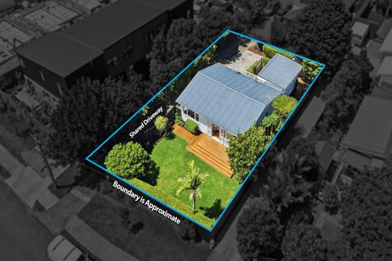 Photo of property in 44 Wellesley Road, Mangere Bridge, Auckland, 2022