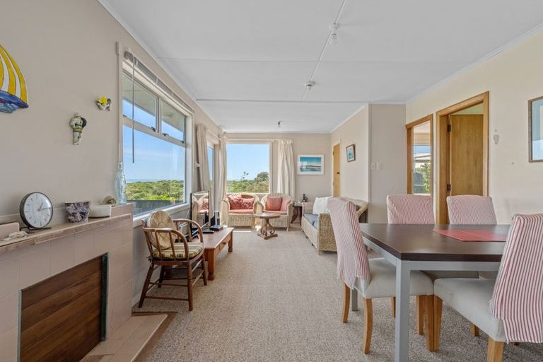 Photo of property in 7 Kent Avenue, Waitarere Beach, Levin, 5510