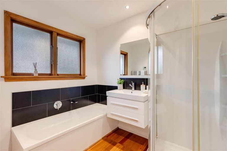 Photo of property in 8 Trist Place, Edgeware, Christchurch, 8013