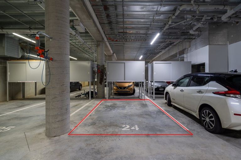 Photo of property in Frank Sargeson Apts, 2/74g Anzac Street, Takapuna, Auckland, 0622