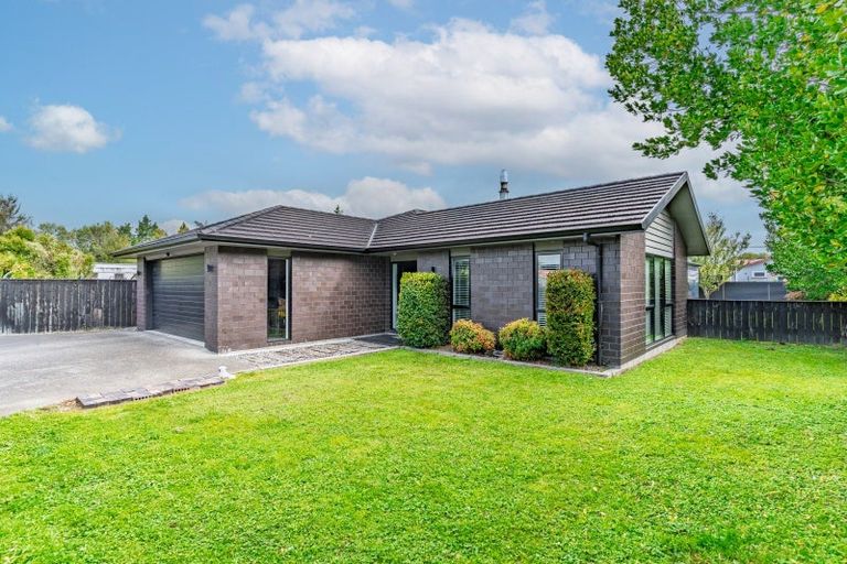 Photo of property in 74 Park Road, Carterton, 5713