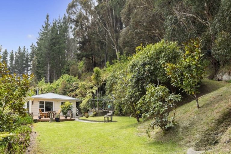 Photo of property in 284 Moores Valley Road, Wainuiomata, 5373