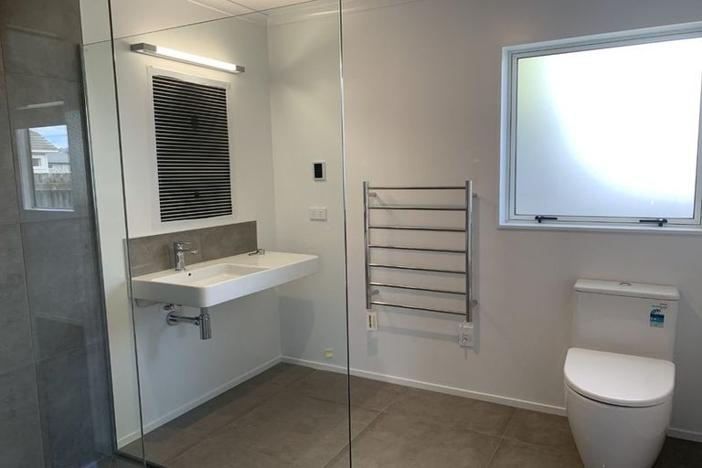 Photo of property in 28c Sussex Street, Levin, 5510