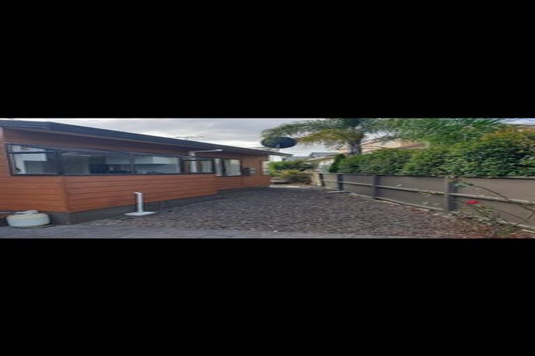 Photo of property in 2/62 Weymouth Road, Manurewa, Auckland, 2102