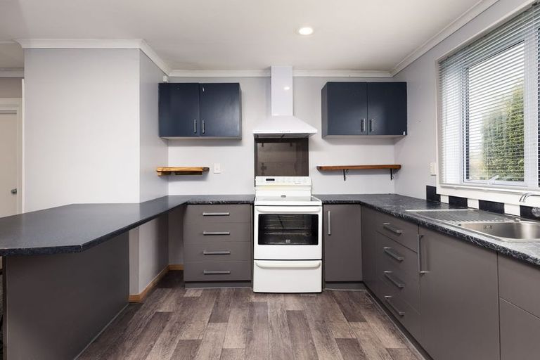 Photo of property in 12 Rhodes Street, Waimate, 7924