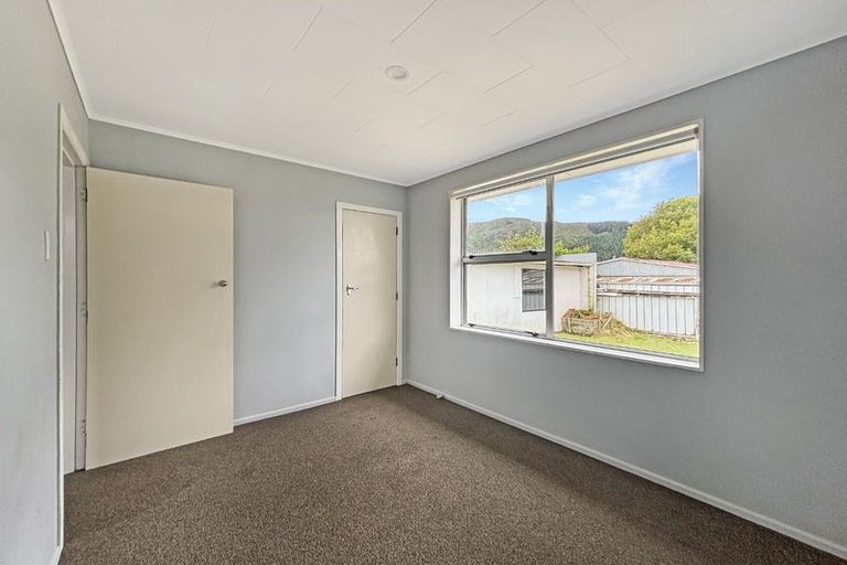Photo of property in 270b Wellington Road, Wainuiomata, Lower Hutt, 5014