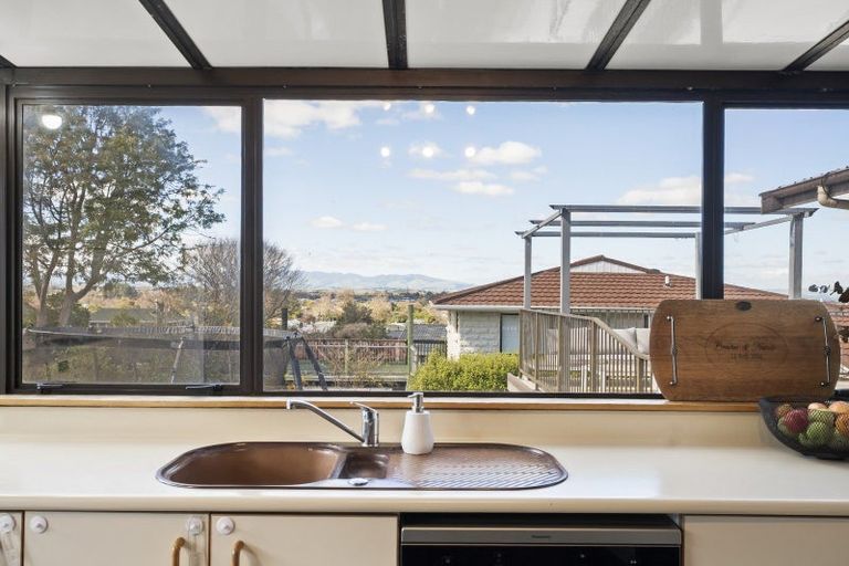 Photo of property in 6 Rangeview Place, Feilding, 4702