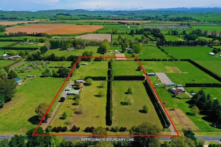 Photo of property in 219 Mangaroa Road, Bridge Pa, Hastings, 4174