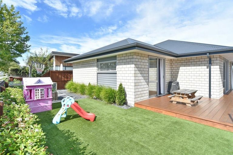 Photo of property in 5 Vittoria Lane, Pegasus, 7612