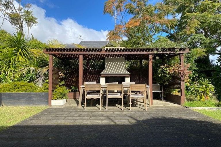 Photo of property in 8 Picasso Drive, West Harbour, Auckland, 0618