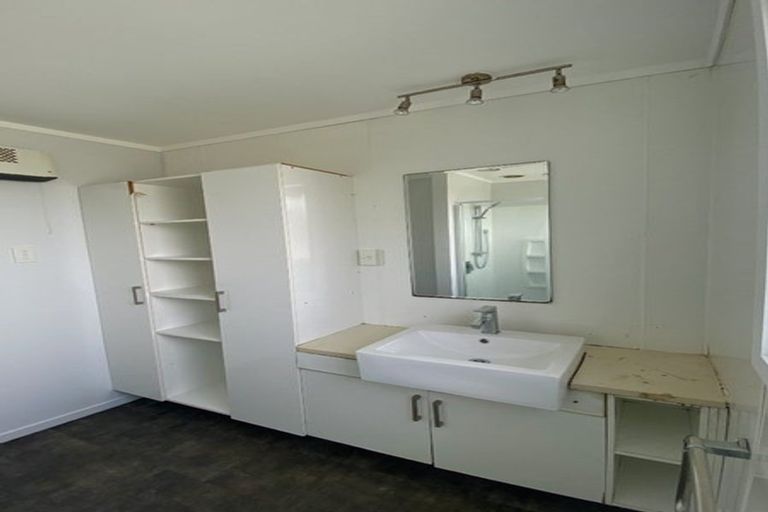 Photo of property in 17 Montego Place, Weymouth, Auckland, 2103