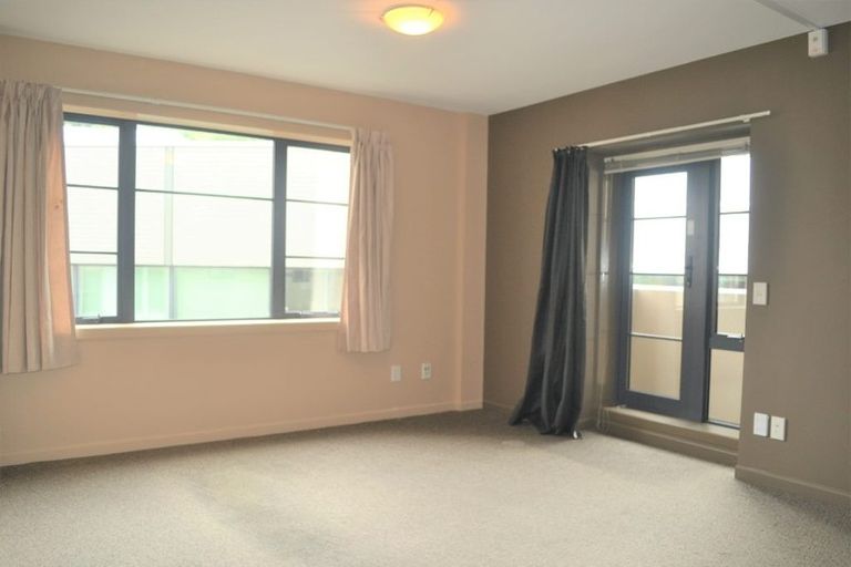 Photo of property in Westhaven Apartments, 20/127 Molesworth Street, Thorndon, Wellington, 6011