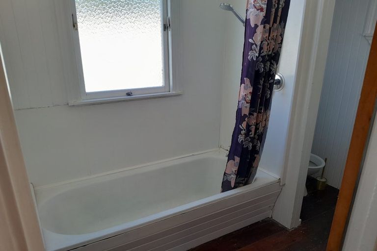 Photo of property in 57 Wellington Road, Kilbirnie, Wellington, 6022