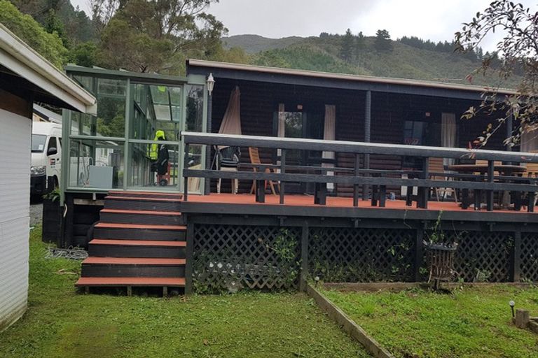 Photo of property in 694 Whitemans Valley Road, Whitemans Valley, Upper Hutt, 5371