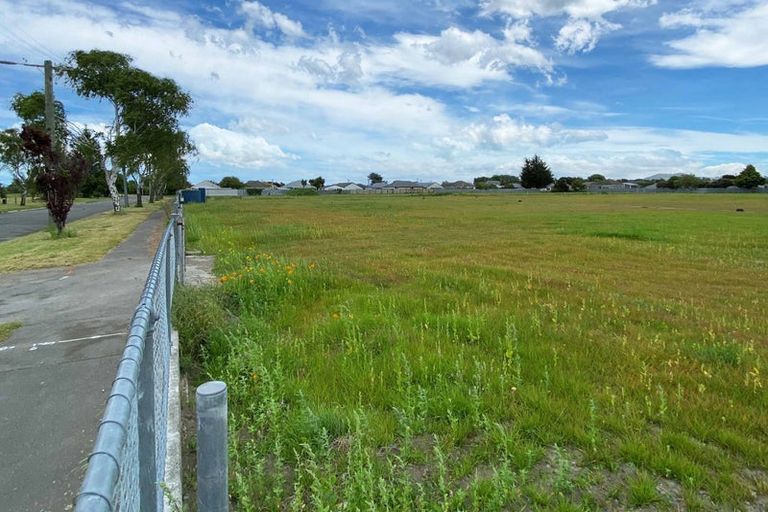 Photo of property in 68 Wattle Drive, New Brighton, Christchurch, 8083