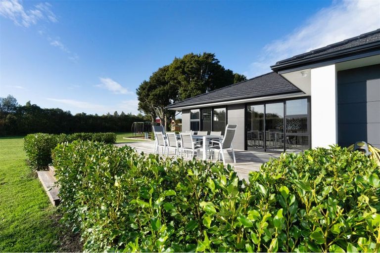 Photo of property in 73 Muhunoa East Road, Ohau, Levin, 5570