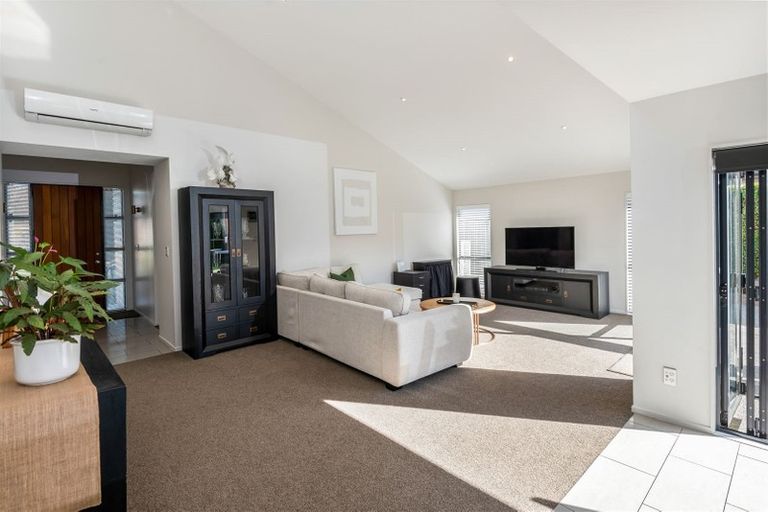 Photo of property in 7 Lilybank Crescent, East Tamaki, Auckland, 2013