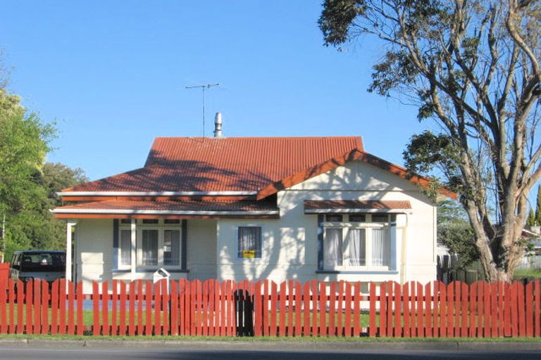 Photo of property in 75 De Lautour Road, Inner Kaiti, Gisborne, 4010