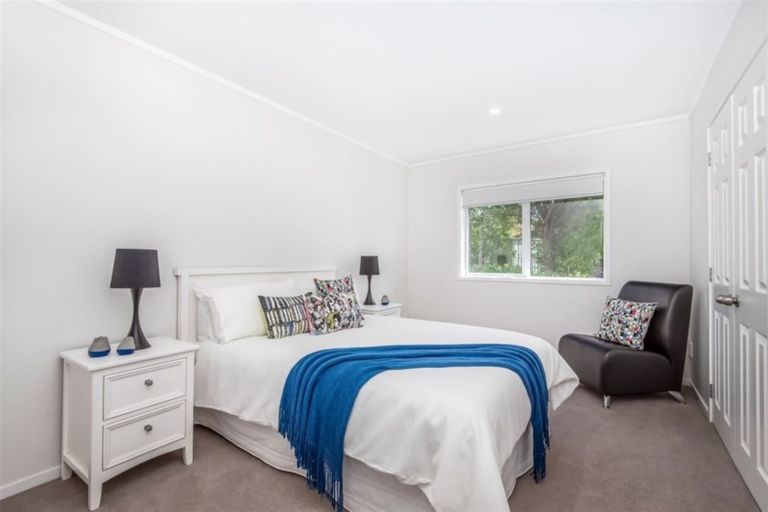 Photo of property in 28a Luckens Road, West Harbour, Auckland, 0618
