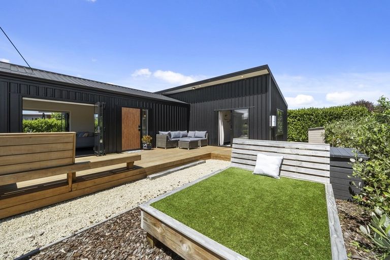 Photo of property in 6 Tuscan Lane, Martinborough, 5711