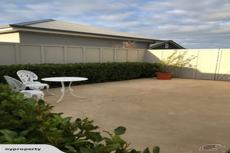 Photo of property in 35 Cassinia Close, Papamoa Beach, Papamoa, 3118