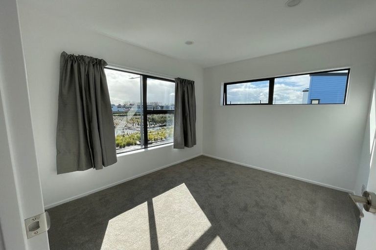 Photo of property in 28 Minhas Road, Papakura, 2110