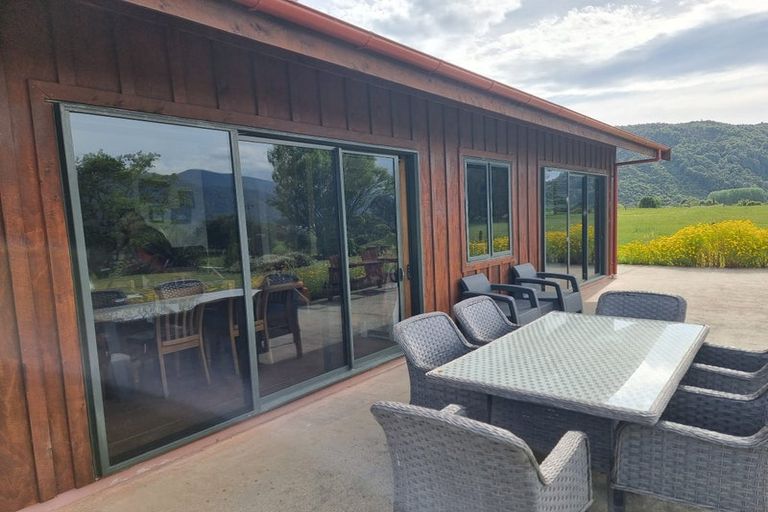 Photo of property in 72 Hotham Street, Murchison, 7007