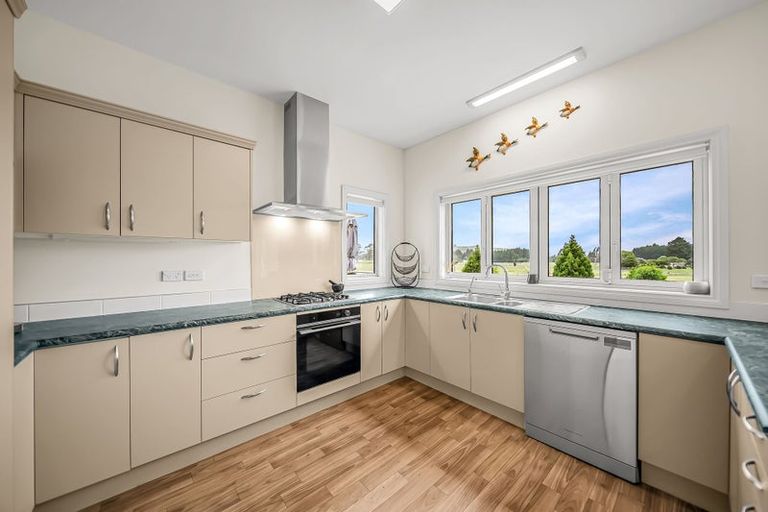 Photo of property in 25 Muriwai Drive, Manapouri, 9679