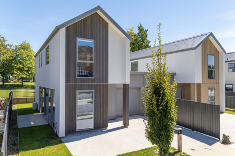 Photo of property in 30 Woods Crescent, Cromwell, 9310