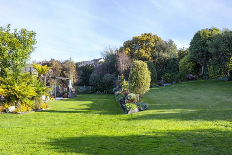 Photo of property in 21 Stewart Glen, Acacia Bay, Taupo, 3385