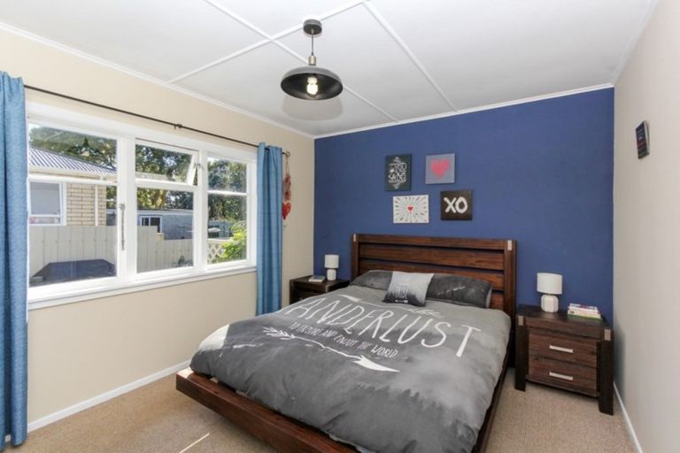 Photo of property in 33 Pembroke Street, Westown, New Plymouth, 4310