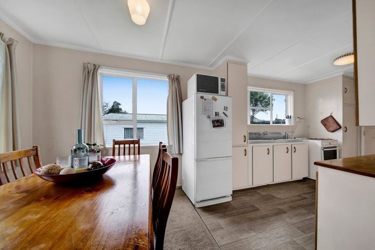 Photo of property in 11 List Street, Welbourn, New Plymouth, 4310