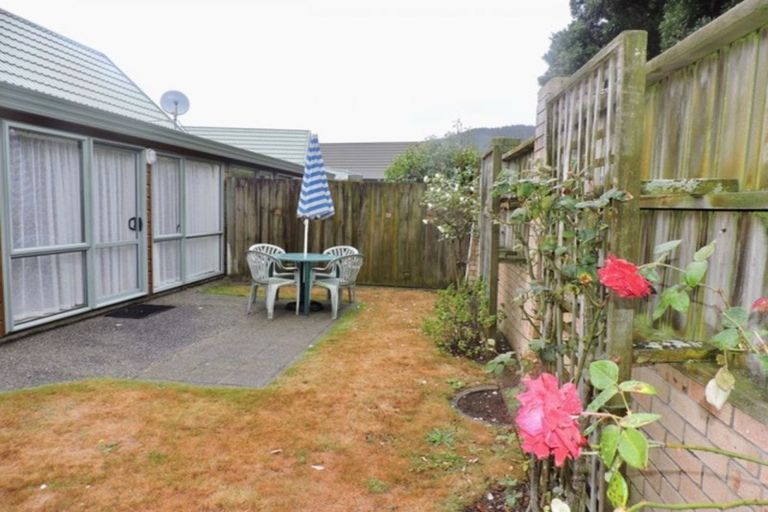 Photo of property in Redwood Village, 6/42 Main Road, Tawa, Wellington, 5028