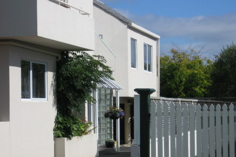 Photo of property in 6 Midway Avenue, Castor Bay, Auckland, 0620