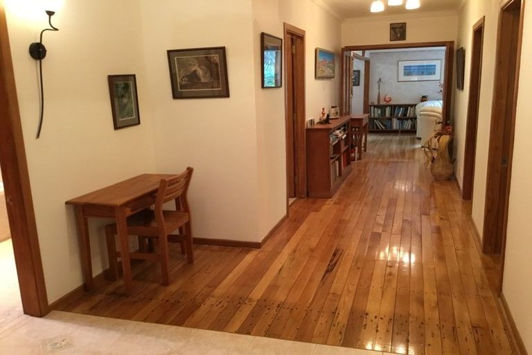 Photo of property in 25 Wyndham Road, Pinehaven, Upper Hutt, 5019