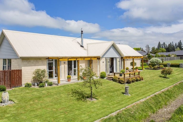 Photo of property in 2 Stonebridge Lane, Oxford, 7430