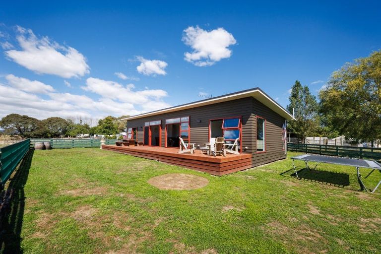 Photo of property in 107 Ashhurst Road, Bunnythorpe, Palmerston North, 4481