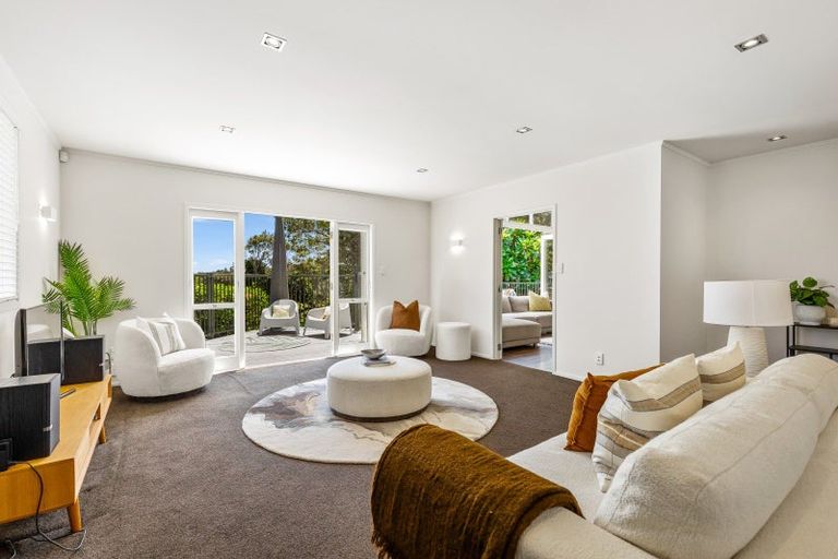 Photo of property in 10 Emily Lane, Greenhithe, Auckland, 0632