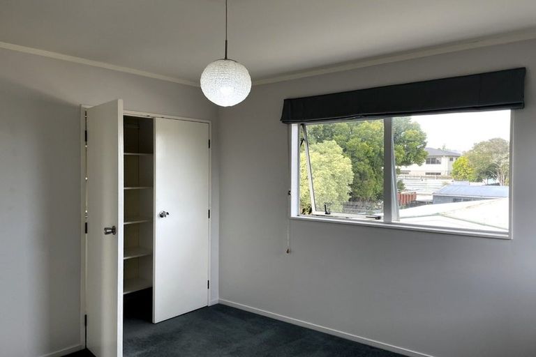 Photo of property in 106 Sturges Road, Henderson, Auckland, 0612