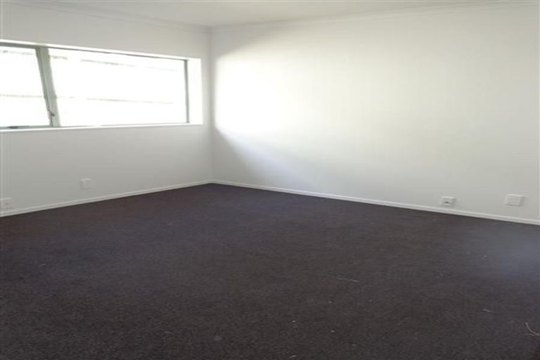 Photo of property in 14 Hagen Close, Golflands, Auckland, 2013