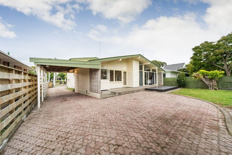Photo of property in 19 Buick Crescent, Awapuni, Palmerston North, 4412