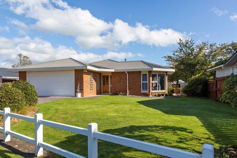 Photo of property in 28 Nikau Street, Inglewood, 4330